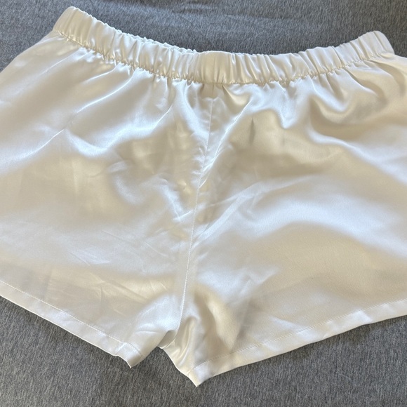 Show Me Your MuMu White Pajama Set Intimates & Sleepwear - Picture 9 of 10